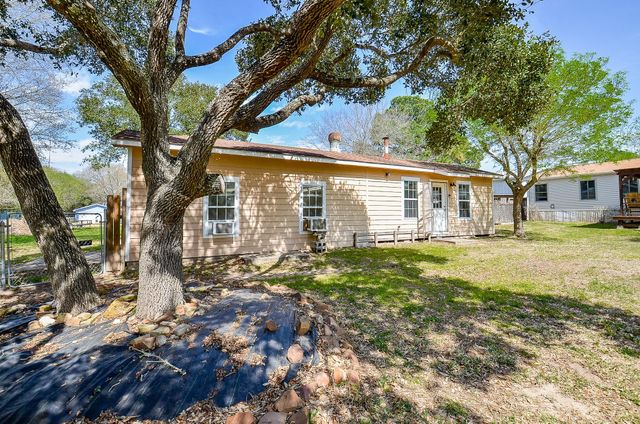 5440 W 7th Street, Sheridan, TX 77475