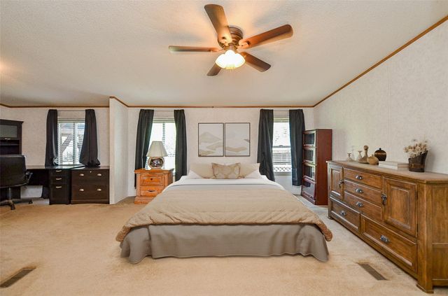 5440 W 7th Street, Sheridan, TX 77475