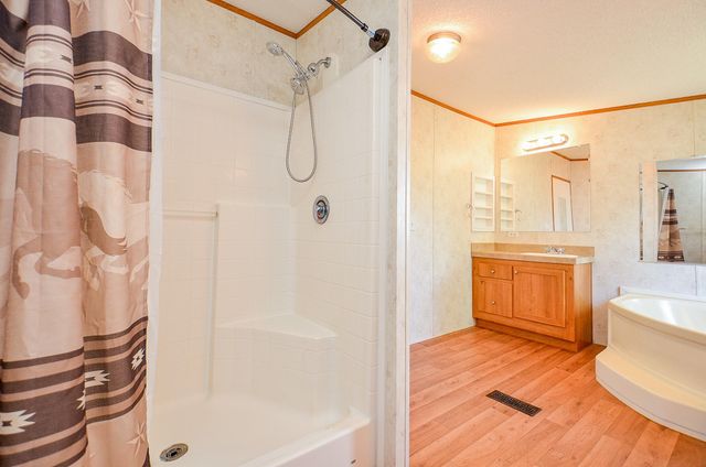 5440 W 7th Street, Sheridan, TX 77475