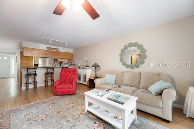 50 Yacht Cove Dr Apt 230, Hilton Head Island, SC 29928