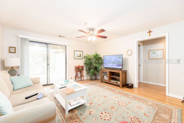 50 Yacht Cove Dr Apt 230, Hilton Head Island, SC 29928