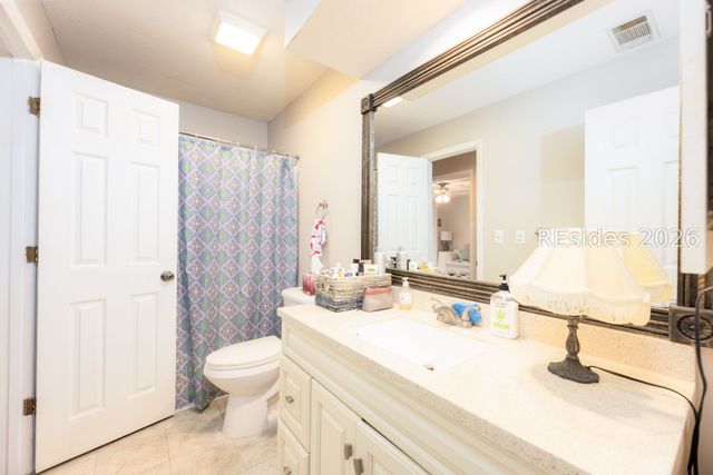 50 Yacht Cove Dr Apt 230, Hilton Head Island, SC 29928