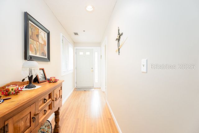 50 Yacht Cove Dr Apt 230, Hilton Head Island, SC 29928