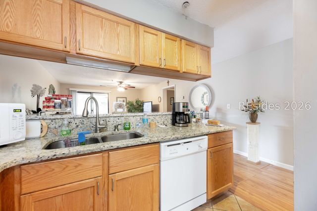 50 Yacht Cove Dr Apt 230, Hilton Head Island, SC 29928
