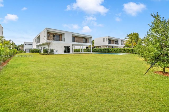 16699 N Botaniko Drive N, Weston, FL 33326