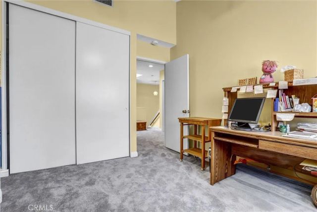 18242 Burbank Boulevard 8, Tarzana, CA 91356