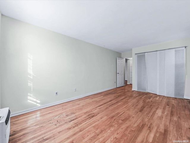 110 Brooklyn Avenue 2U, Freeport, NY 11520
