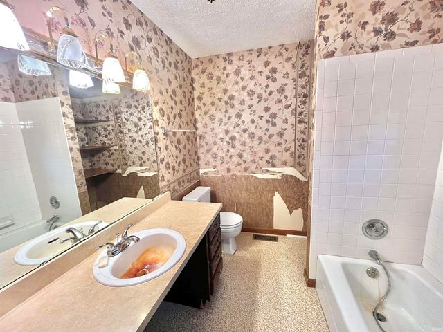 14720 N County Road 175 E, Eaton, IN 47338