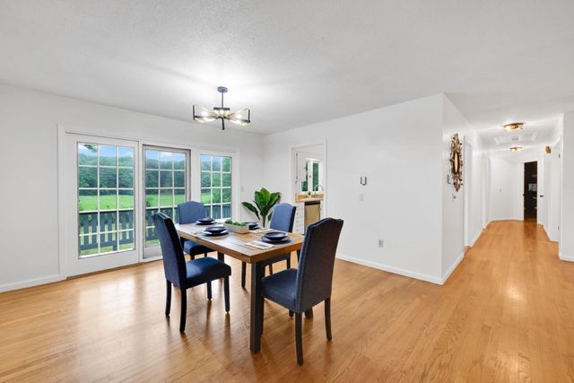 210 Strong St, Amherst, MA 01002