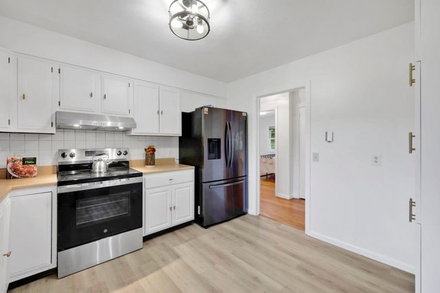 210 Strong St, Amherst, MA 01002