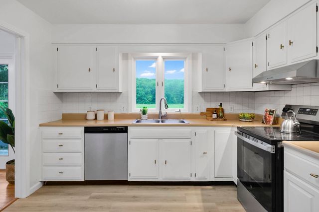 210 Strong St, Amherst, MA 01002