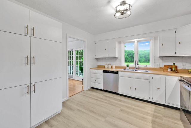 210 Strong St, Amherst, MA 01002