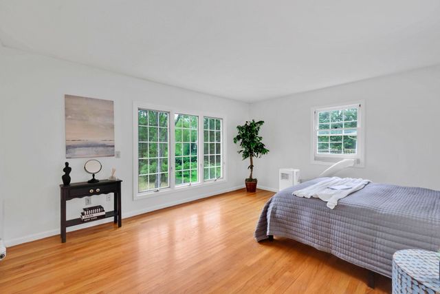 210 Strong St, Amherst, MA 01002