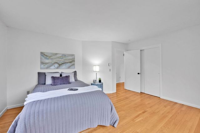 210 Strong St, Amherst, MA 01002