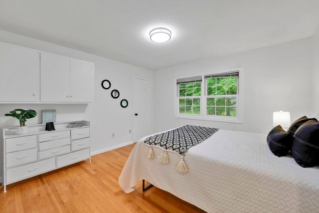 210 Strong St, Amherst, MA 01002