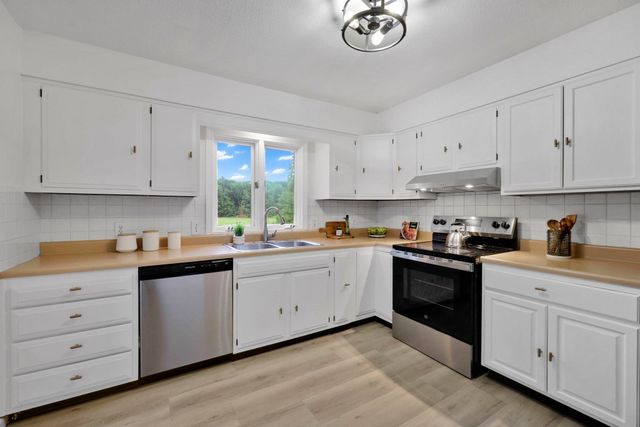 210 Strong St, Amherst, MA 01002
