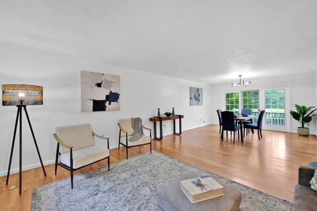 210 Strong St, Amherst, MA 01002