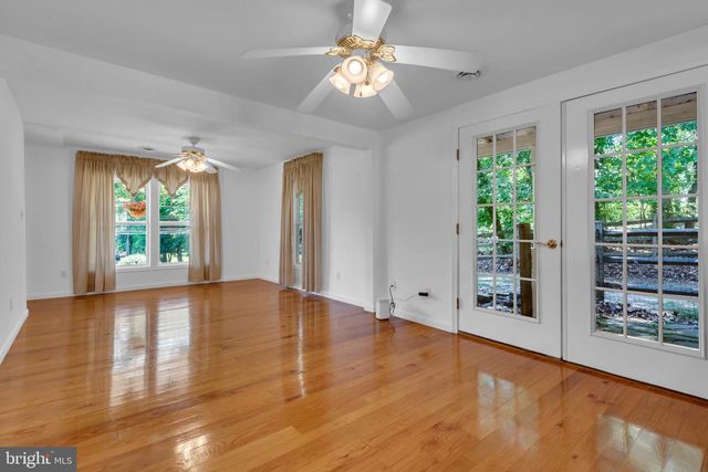 934 SHORE ACRES RD, Arnold, MD 21012