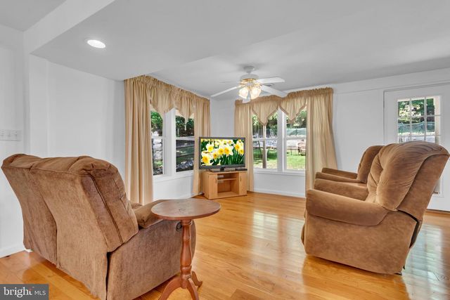 934 SHORE ACRES RD, Arnold, MD 21012