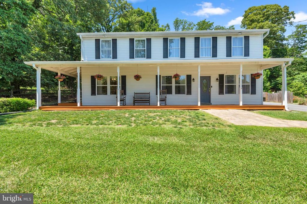 934 SHORE ACRES RD, Arnold, MD 21012