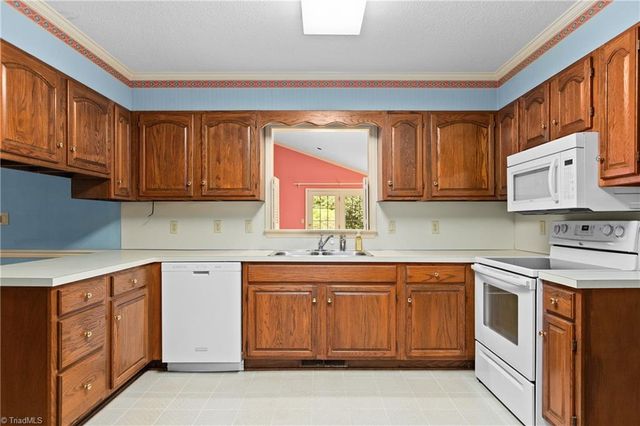 7 Twin Acres Drive, Lexington, NC 27292