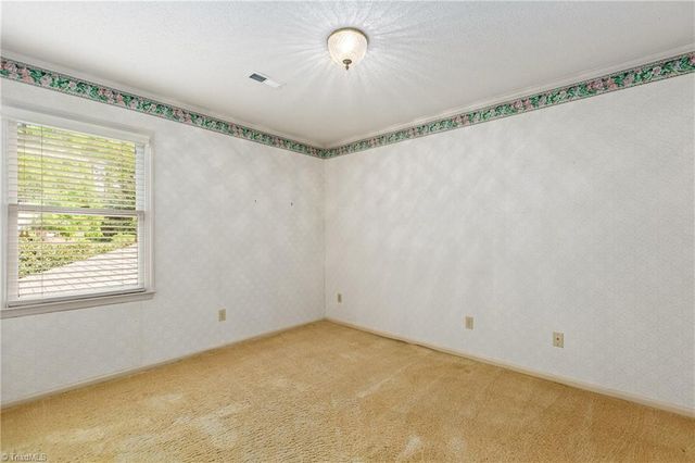 7 Twin Acres Drive, Lexington, NC 27292