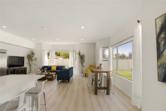 7904 Tampa, Reseda, CA 91335