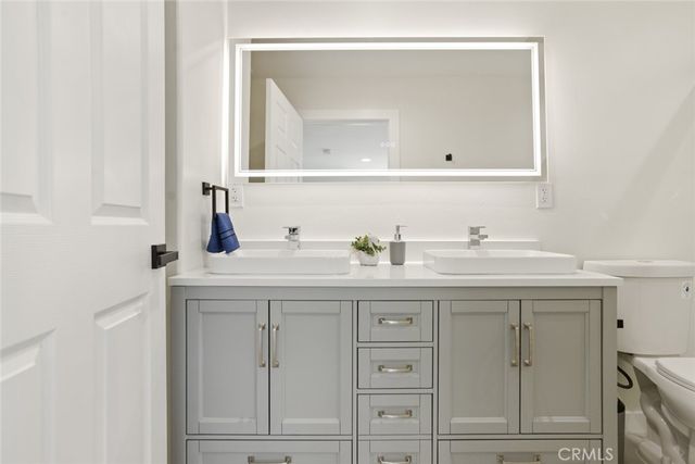 7904 Tampa, Reseda, CA 91335