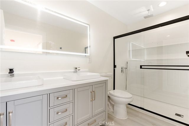 7904 Tampa, Reseda, CA 91335