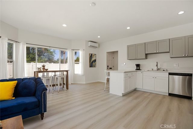 7904 Tampa, Reseda, CA 91335