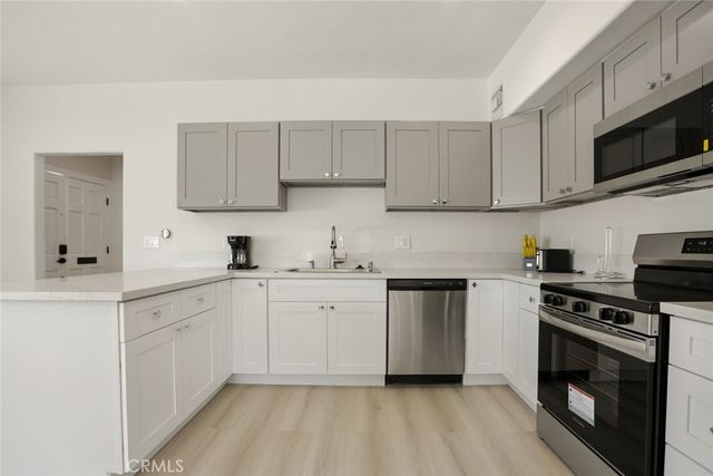 7904 Tampa, Reseda, CA 91335