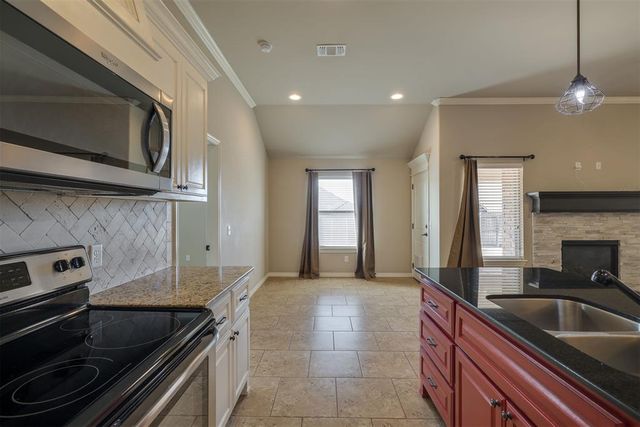 1201 N Vicksburg Terrace, Mustang, OK 73064