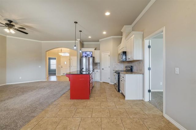 1201 N Vicksburg Terrace, Mustang, OK 73064