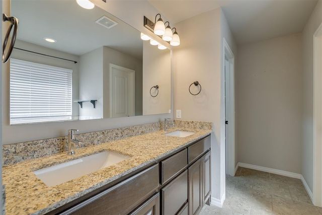 1201 N Vicksburg Terrace, Mustang, OK 73064