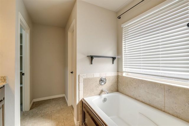 1201 N Vicksburg Terrace, Mustang, OK 73064