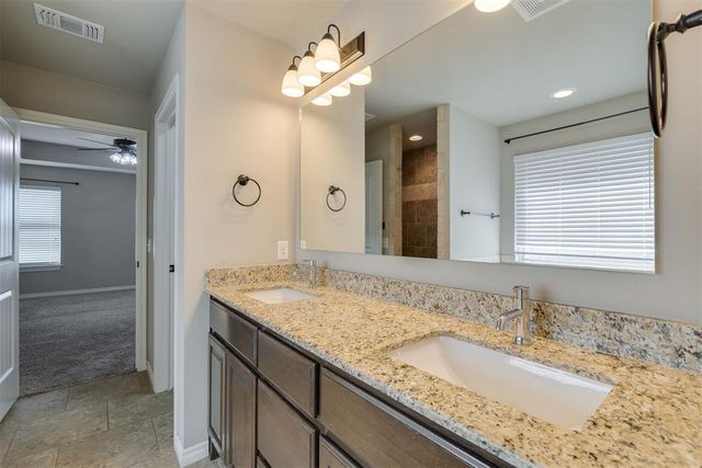 1201 N Vicksburg Terrace, Mustang, OK 73064