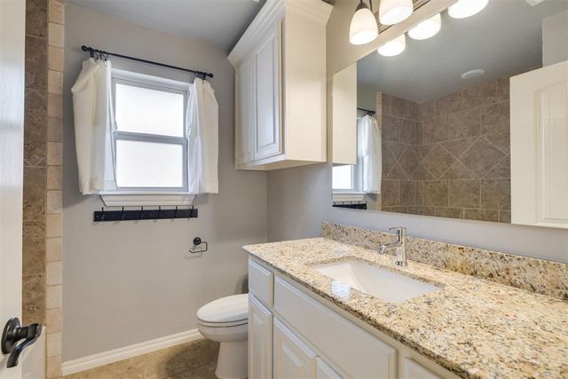 1201 N Vicksburg Terrace, Mustang, OK 73064