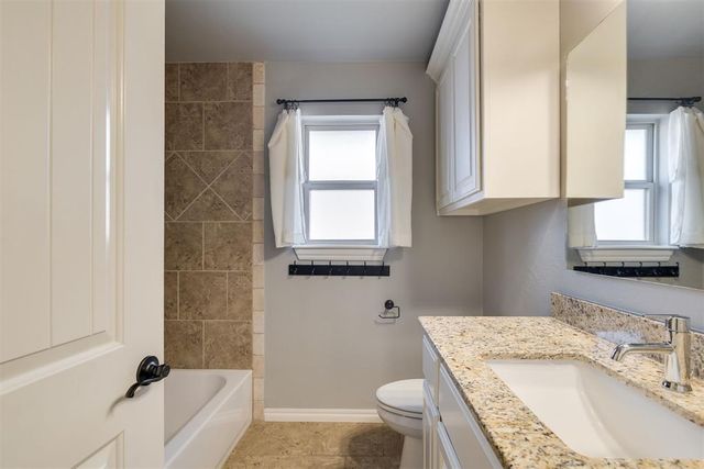 1201 N Vicksburg Terrace, Mustang, OK 73064