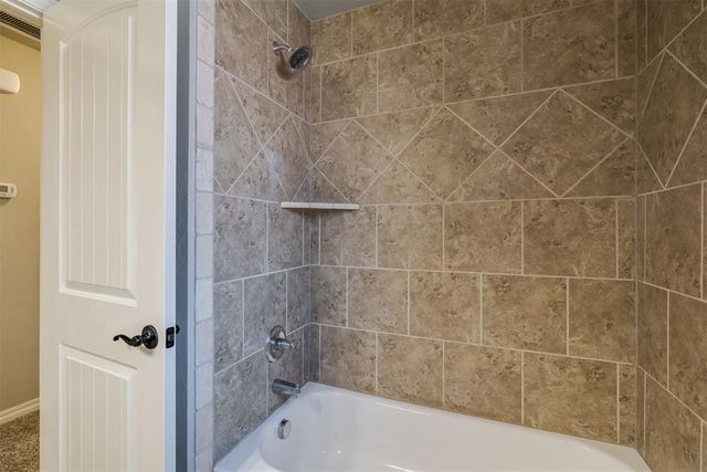 1201 N Vicksburg Terrace, Mustang, OK 73064