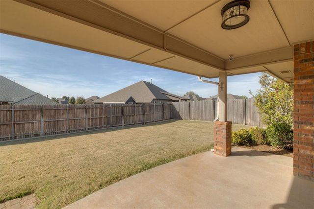 1201 N Vicksburg Terrace, Mustang, OK 73064