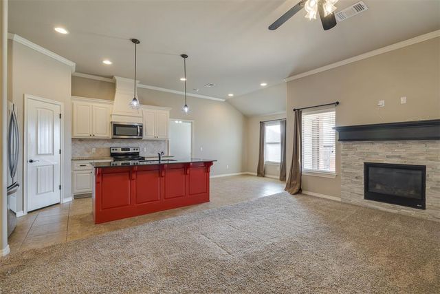 1201 N Vicksburg Terrace, Mustang, OK 73064