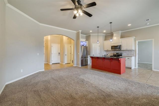 1201 N Vicksburg Terrace, Mustang, OK 73064