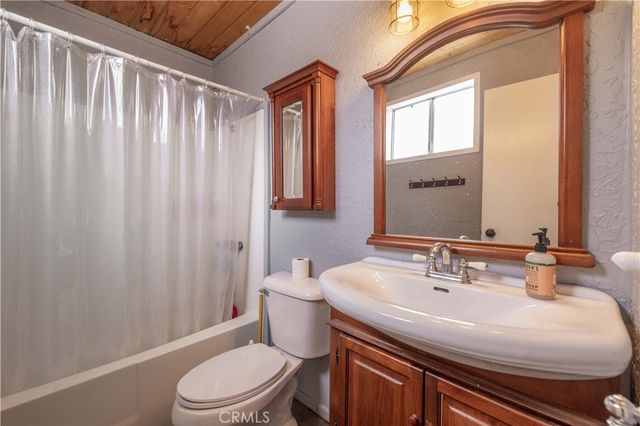 785 Vista Avenue, Sugarloaf, CA 92386