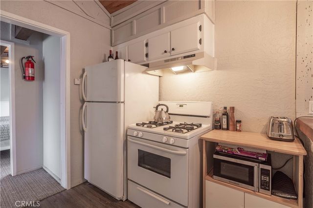 785 Vista Avenue, Sugarloaf, CA 92386