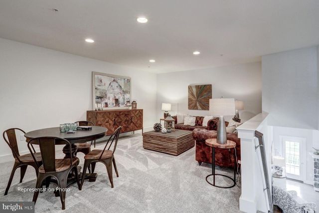 583 SWEET HONEY LN, Mechanicsburg, PA 17055