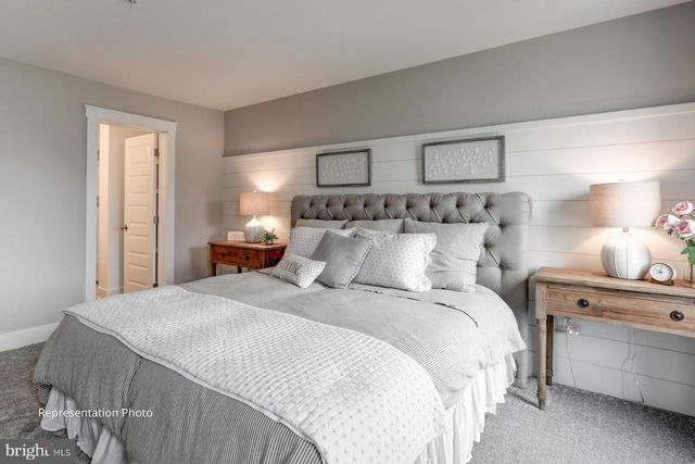 583 SWEET HONEY LN, Mechanicsburg, PA 17055