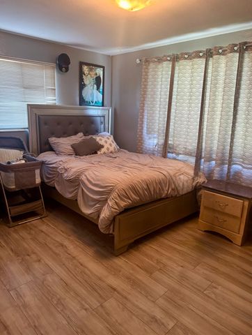 1621 E Regal St, Stockton, CA 95205