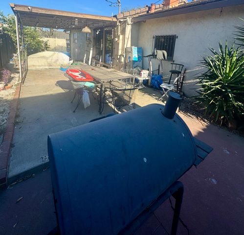 1621 E Regal St, Stockton, CA 95205