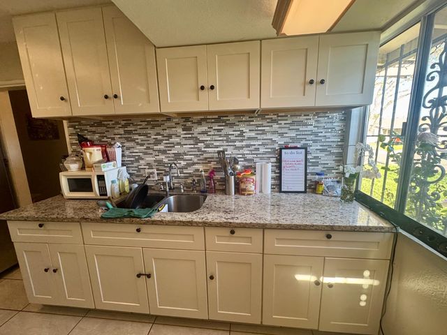 1621 E Regal St, Stockton, CA 95205