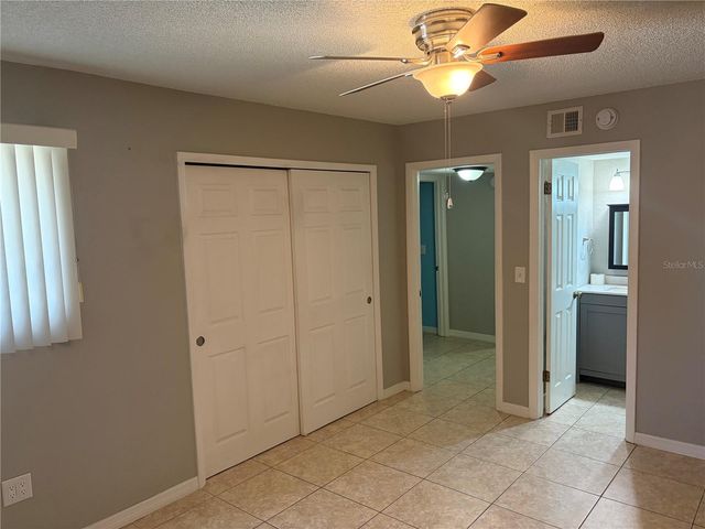 910 LAKE DESTINY ROAD B, Altamonte Springs, FL 32714